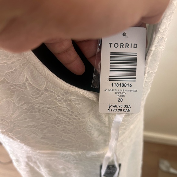 Torrid White Lace Wedding Dress - Picture 3 of 10